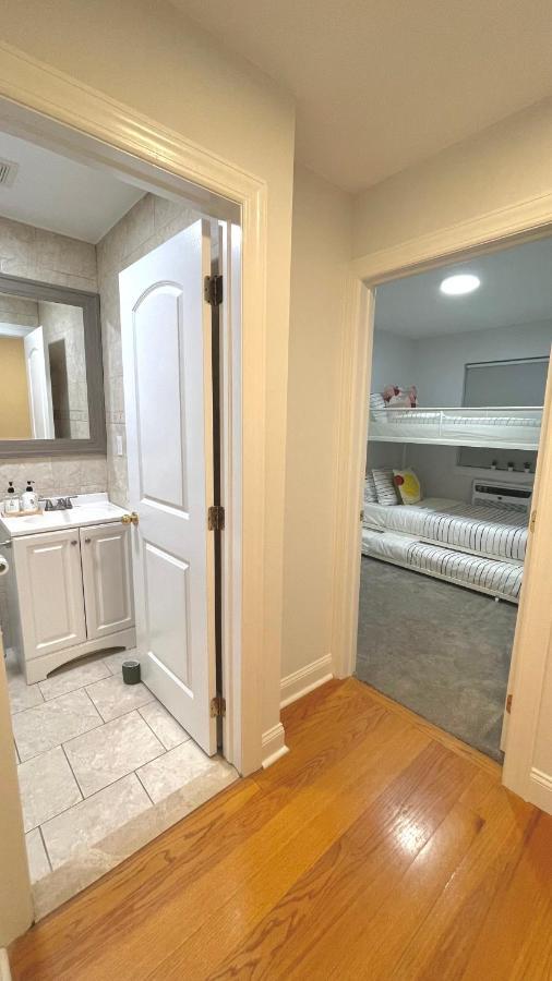 Modern Apartment With Parking & Quick Ride To Manhattan New York Eksteriør billede